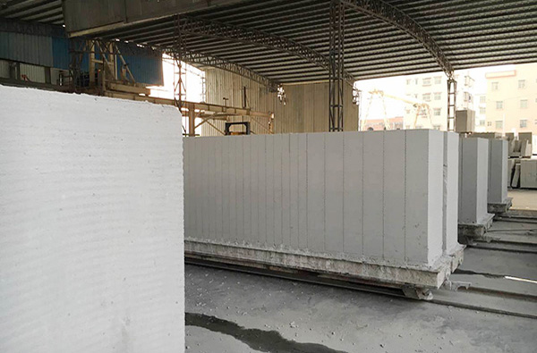 加气混凝土砌块的修建施工标准有哪些？